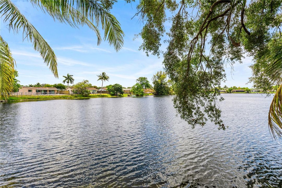 For Sale: $259,900 (2 beds, 1 baths, 1040 Square Feet)
