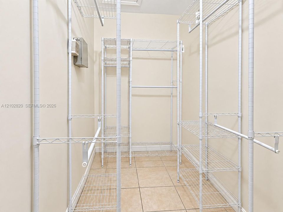 En Renta: $1,950 (2 camas, 2 baños, 910 Pies cuadrados)