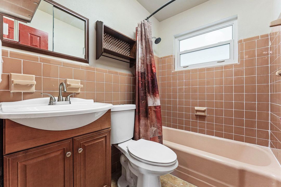 2ND BATHROOM