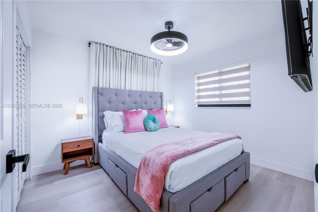 En Venta: $775,000 (3 camas, 3 baños, 1358 Pies cuadrados)