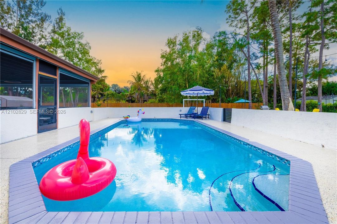 En Venta: $775,000 (3 camas, 3 baños, 1358 Pies cuadrados)