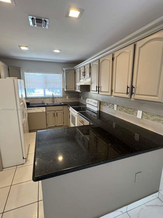 В аренду: $2,900 (3 спален, 2 ванн, 2171 Квадратных фут)
