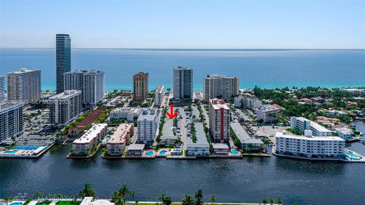 For Sale: $159,900 (1 beds, 1 baths, 700 Square Feet)
