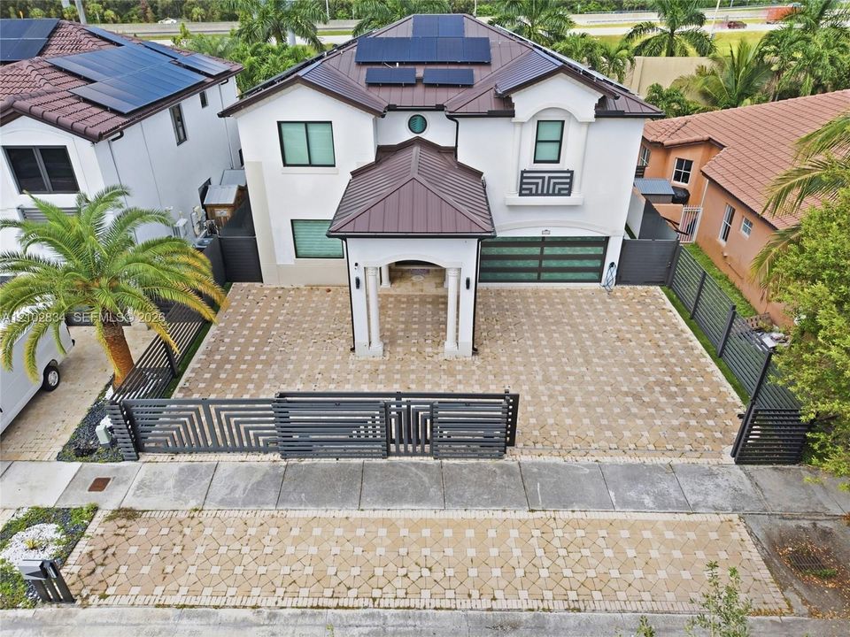 En Venta: $1,250,000 (5 camas, 5 baños, 2803 Pies cuadrados)