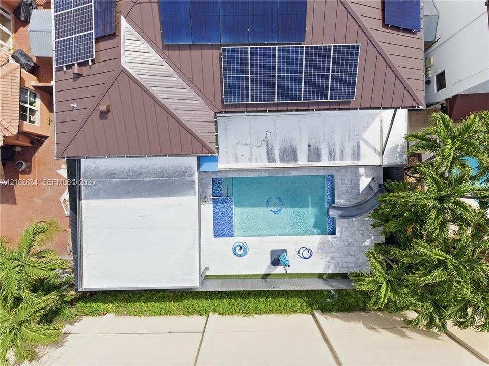 En Venta: $1,250,000 (5 camas, 5 baños, 2803 Pies cuadrados)