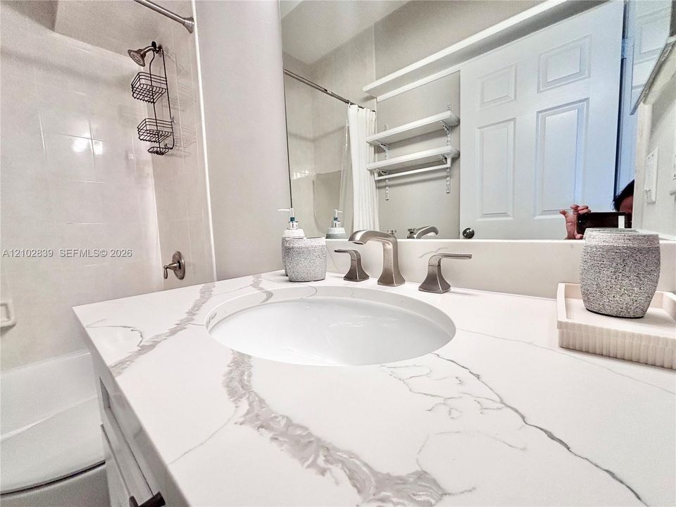 В аренду: $3,250 (3 спален, 2 ванн, 1411 Квадратных фут)
