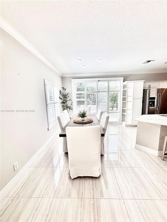 В аренду: $3,250 (3 спален, 2 ванн, 1411 Квадратных фут)