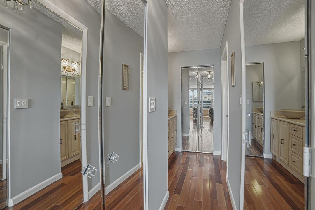 Bedroom1-Hallway