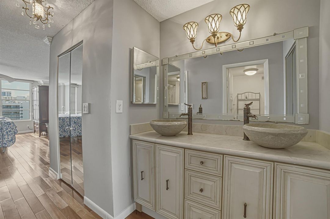 Bedroom1-Sink