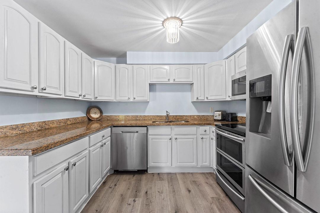 012-742LaurelDrive-WestPalmBeach-FL-3340