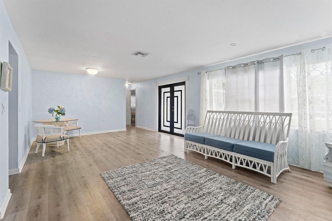 003-742LaurelDrive-WestPalmBeach-FL-3340