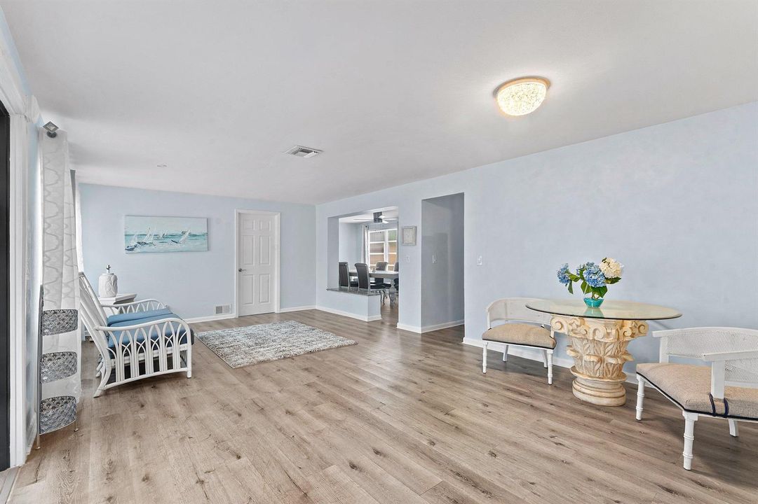 005-742LaurelDrive-WestPalmBeach-FL-3340