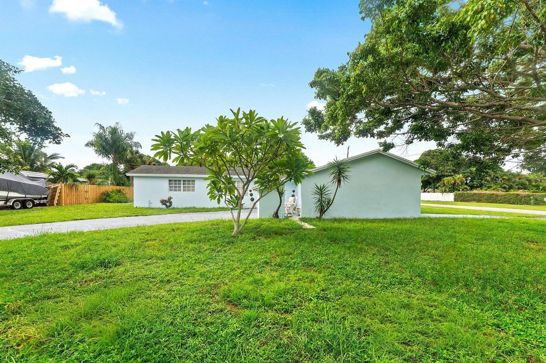 029-742LaurelDrive-WestPalmBeach-FL-3340