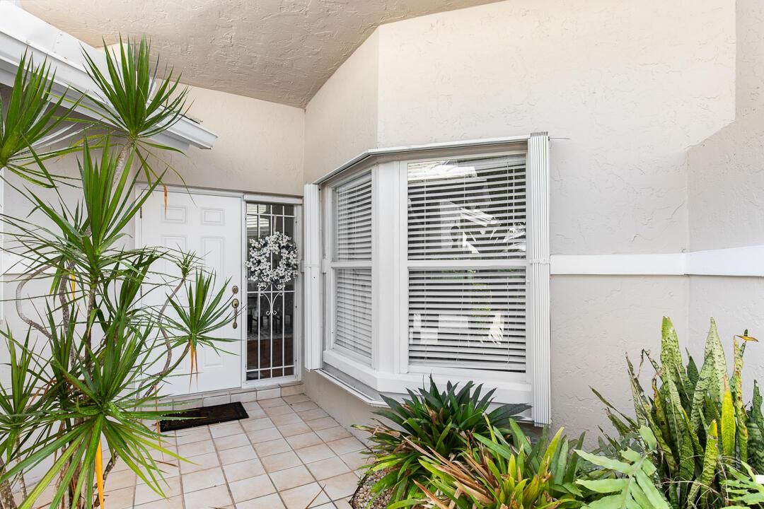 2380 SW Foxpoint Way-34