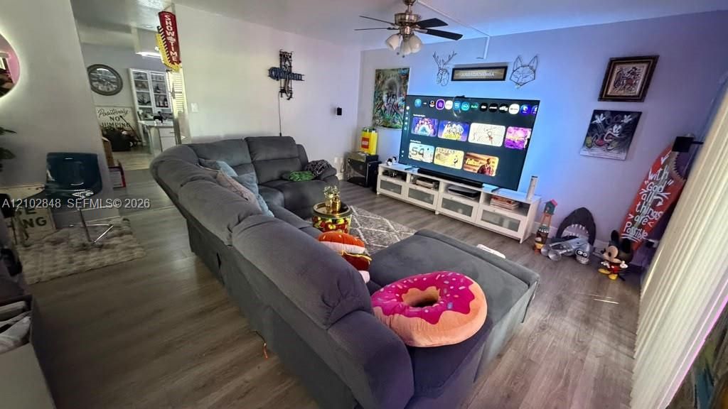 For Rent: $3,500 (3 beds, 2 baths, 2062 Square Feet)