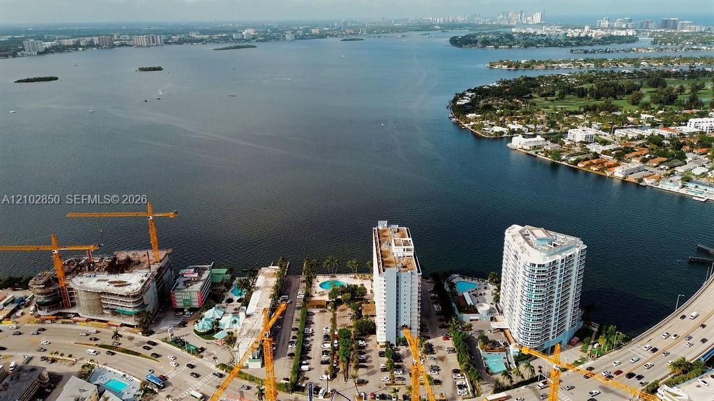 На продажу: $199,000 (1 спален, 1 ванн, 940 Квадратных фут)