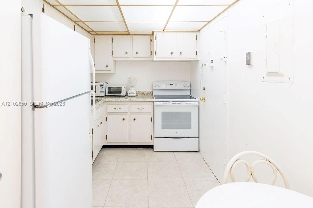 На продажу: $199,000 (1 спален, 1 ванн, 940 Квадратных фут)