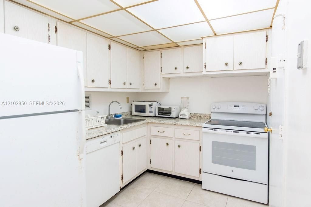 На продажу: $199,000 (1 спален, 1 ванн, 940 Квадратных фут)