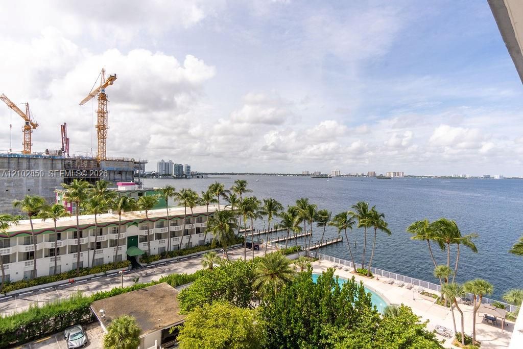 На продажу: $199,000 (1 спален, 1 ванн, 940 Квадратных фут)