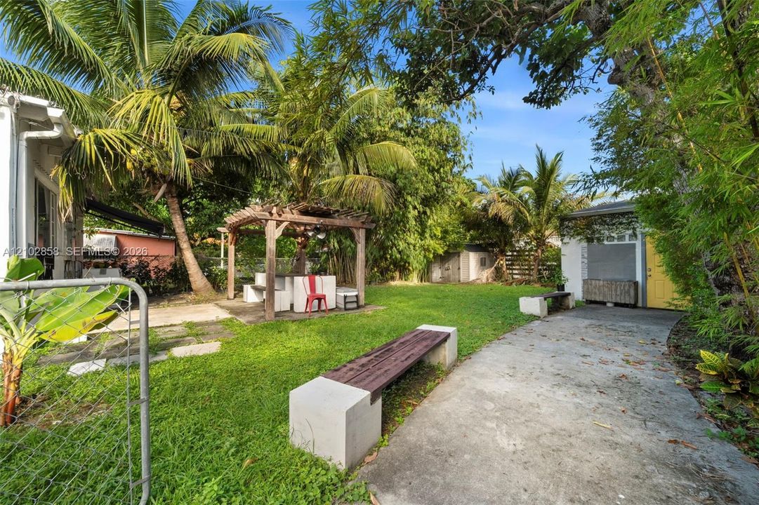 В аренду: $6,250 (3 спален, 3 ванн, 1517 Квадратных фут)