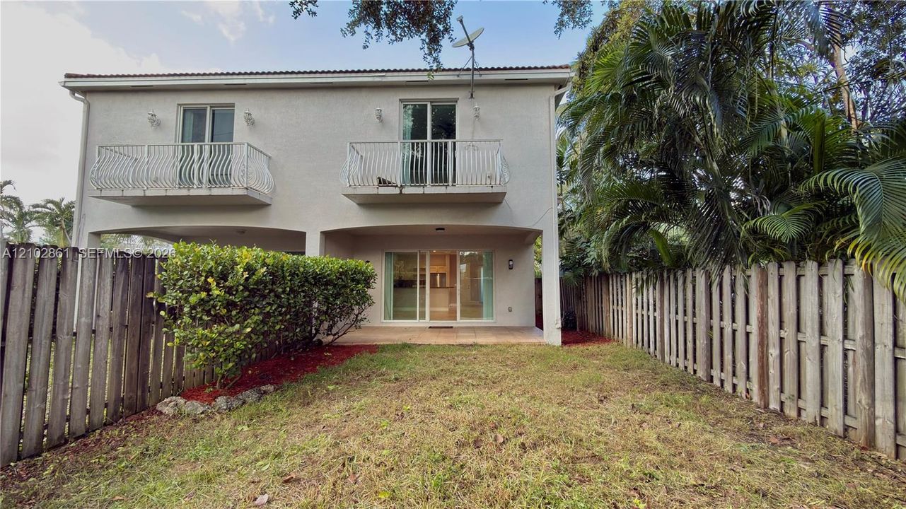For Rent: $3,900 (3 beds, 3 baths, 2235 Square Feet)