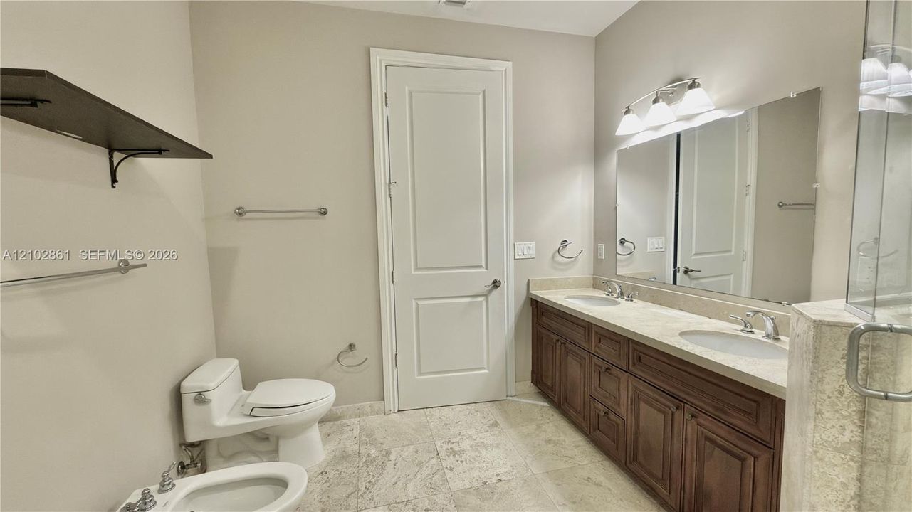 For Rent: $3,900 (3 beds, 3 baths, 2235 Square Feet)