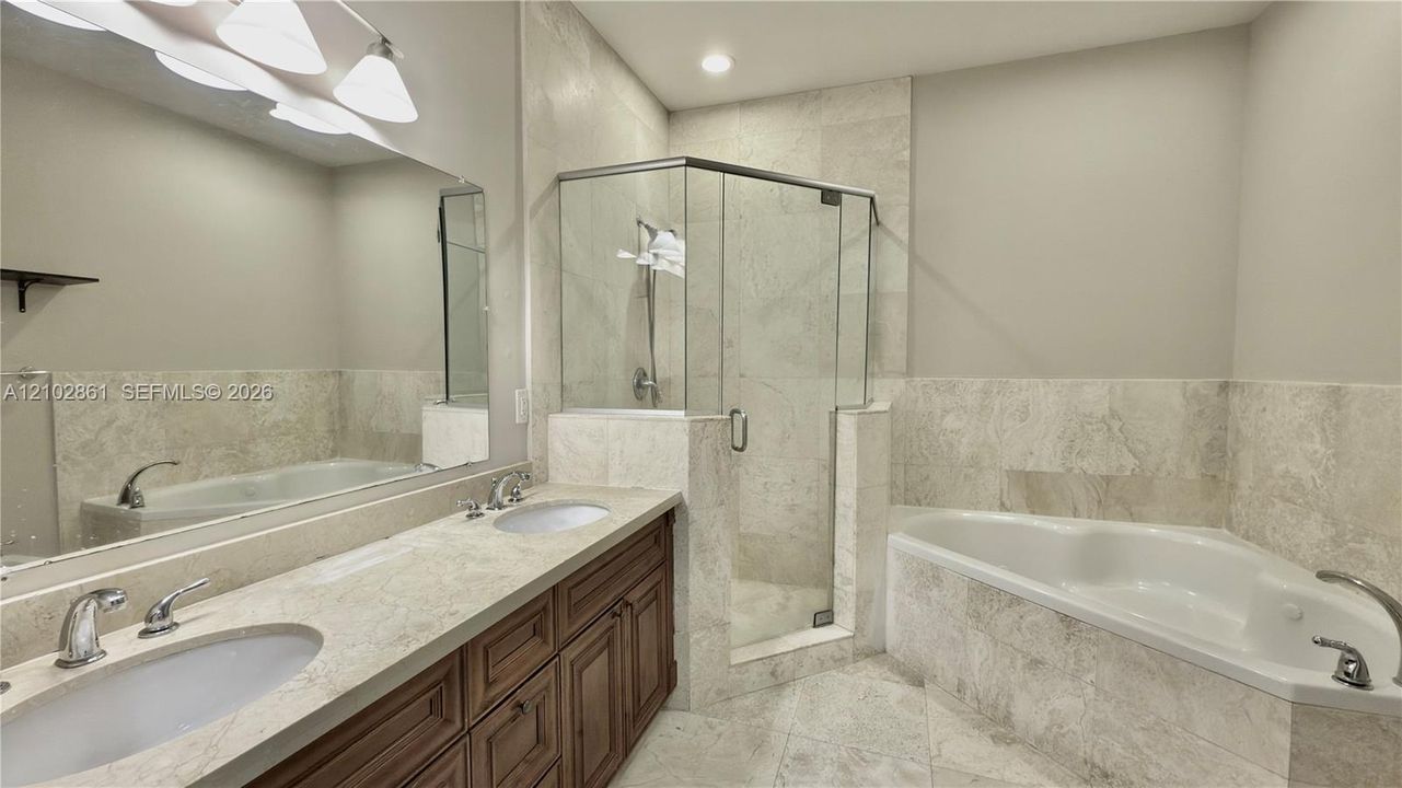 For Rent: $3,900 (3 beds, 3 baths, 2235 Square Feet)