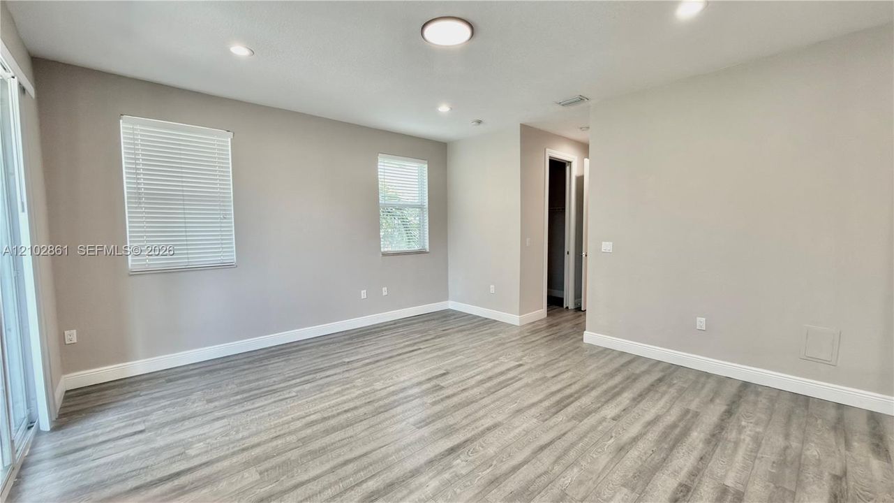 For Rent: $3,900 (3 beds, 3 baths, 2235 Square Feet)