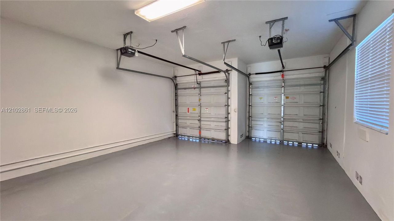 For Rent: $3,900 (3 beds, 3 baths, 2235 Square Feet)