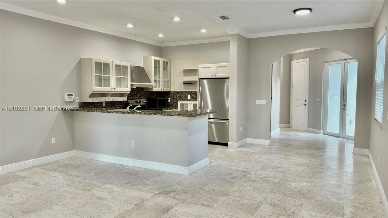 For Rent: $3,900 (3 beds, 3 baths, 2235 Square Feet)