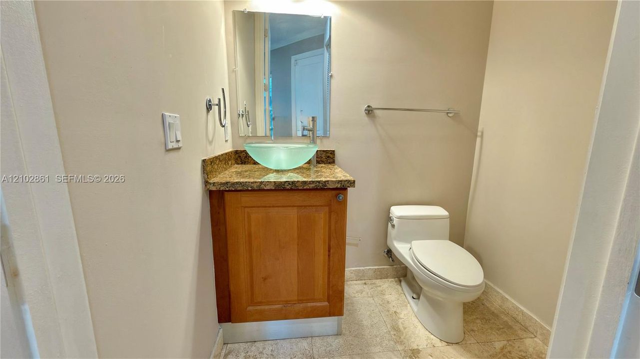 For Rent: $3,900 (3 beds, 3 baths, 2235 Square Feet)