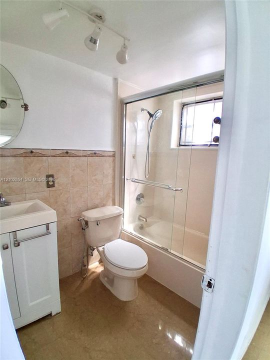 For Rent: $1,650 (1 beds, 1 baths, 583 Square Feet)