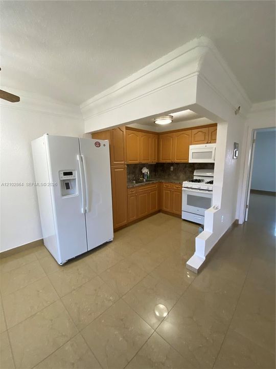 For Rent: $1,650 (1 beds, 1 baths, 583 Square Feet)