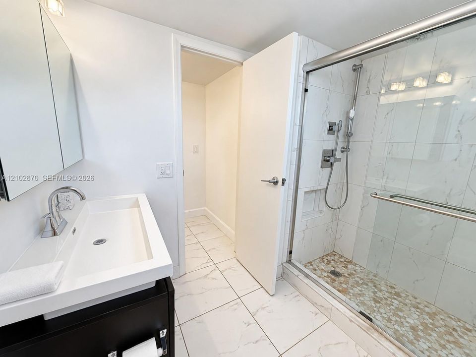 В аренду: $3,100 (2 спален, 2 ванн, 1240 Квадратных фут)