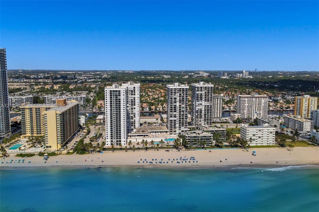 В аренду: $3,100 (2 спален, 2 ванн, 1240 Квадратных фут)