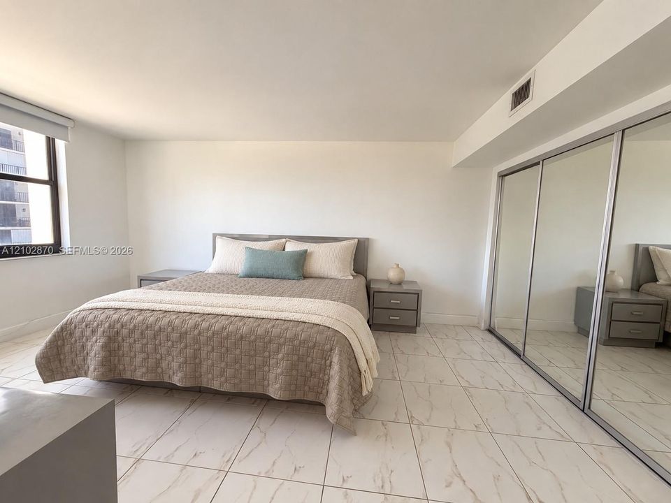 В аренду: $3,100 (2 спален, 2 ванн, 1240 Квадратных фут)