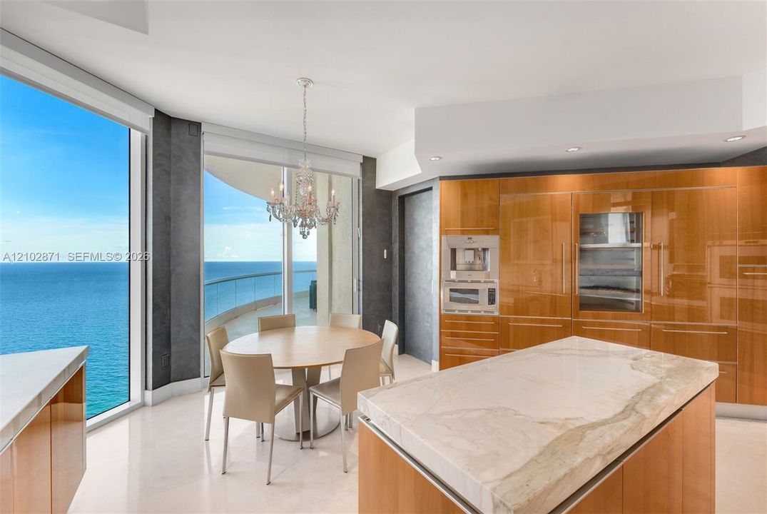 For Rent: $23,500 (4 beds, 6 baths, 3735 Square Feet)