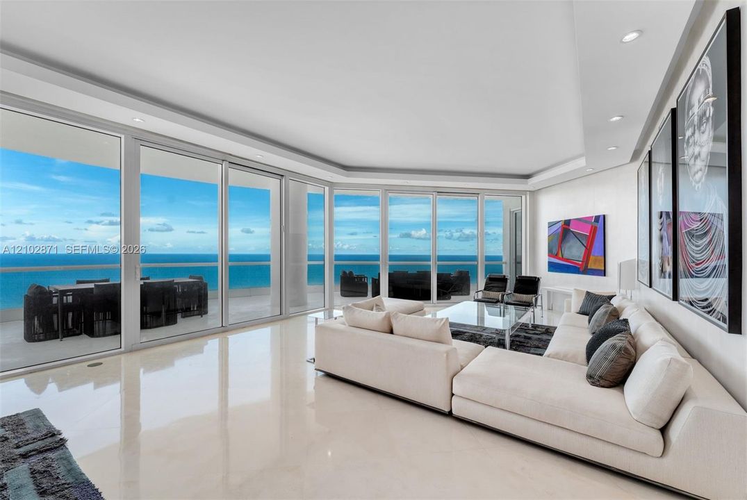 For Rent: $23,500 (4 beds, 6 baths, 3735 Square Feet)