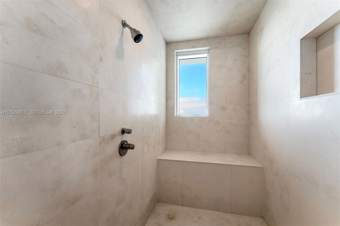 For Rent: $23,500 (4 beds, 6 baths, 3735 Square Feet)