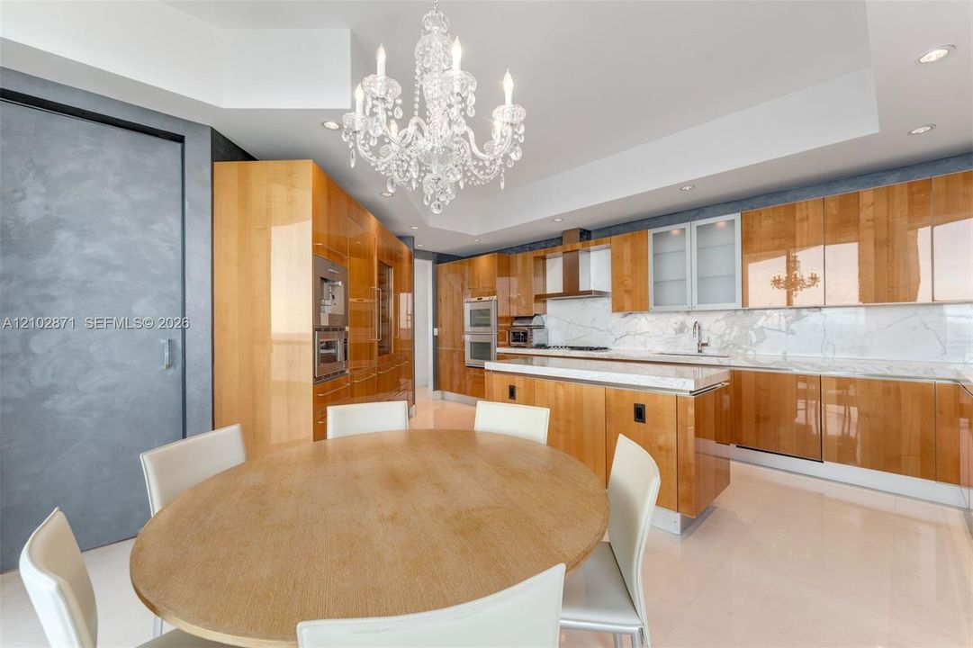 For Rent: $23,500 (4 beds, 6 baths, 3735 Square Feet)