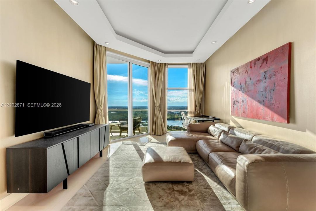 For Rent: $23,500 (4 beds, 6 baths, 3735 Square Feet)