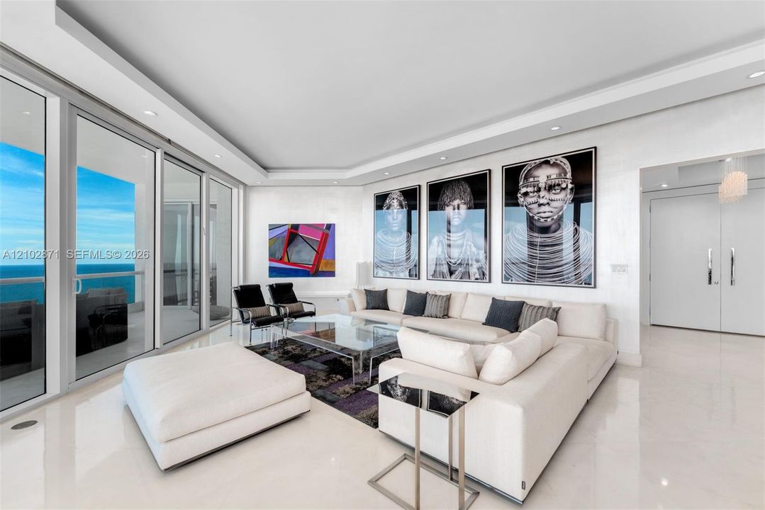 For Rent: $23,500 (4 beds, 6 baths, 3735 Square Feet)