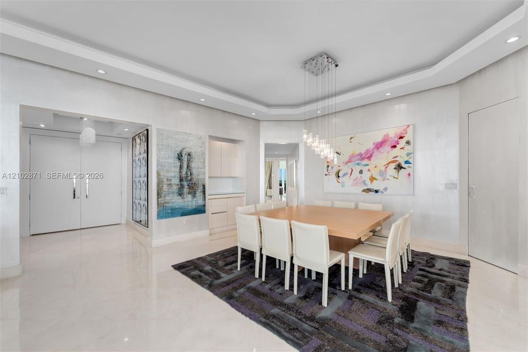 For Rent: $23,500 (4 beds, 6 baths, 3735 Square Feet)