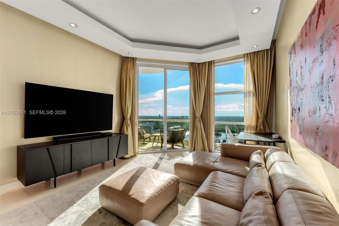 For Rent: $23,500 (4 beds, 6 baths, 3735 Square Feet)