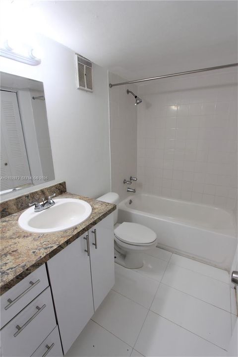 В аренду: $1,800 (1 спален, 1 ванн, 750 Квадратных фут)