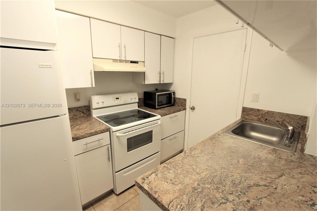 В аренду: $1,800 (1 спален, 1 ванн, 750 Квадратных фут)