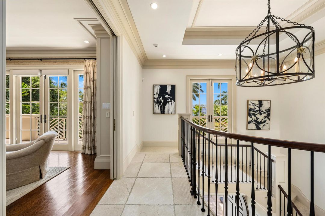 17 - Stair Hall