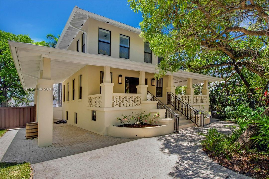 На продажу: $4,950,000 (3 спален, 2 ванн, 1866 Квадратных фут)