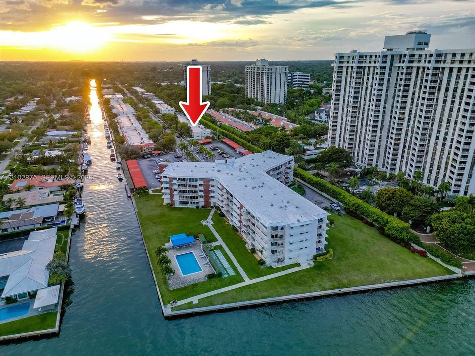En Venta: $588,000 (3 camas, 3 baños, 1507 Pies cuadrados)