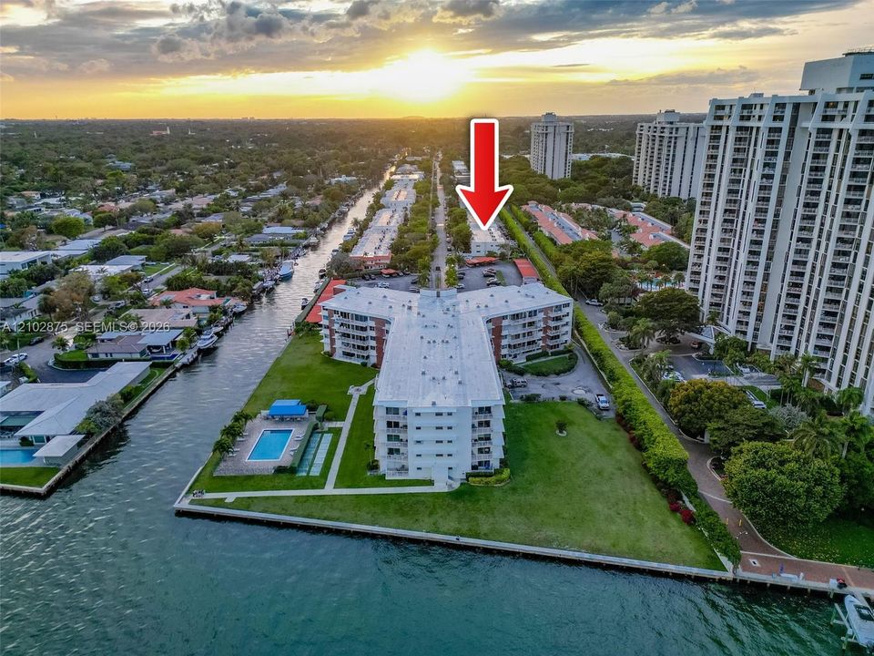 En Venta: $588,000 (3 camas, 3 baños, 1507 Pies cuadrados)